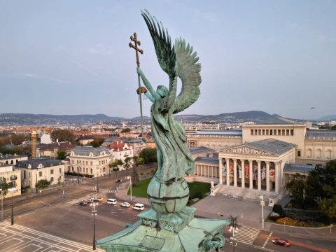 Archangel Gabriel on Heroes’ Square to Be Lifted Off for the First Time in 120 Years