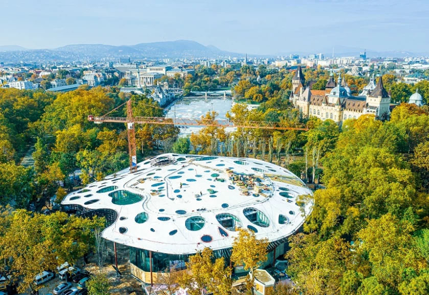 A CNN 2021 legizgalmasabb épületei közé választotta a Városligetben épülő Magyar Zene Házát
