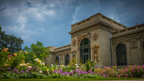 Event venues and the reservation of public spaces