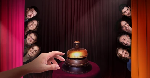 Momentán Társulat: Zenei RögvEst