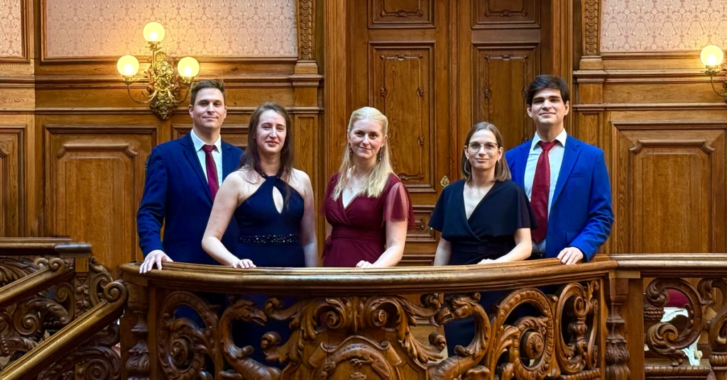 Under the Magnifying Glass: The Meditative Passion of the Choirmaster of the Sistine Chapel