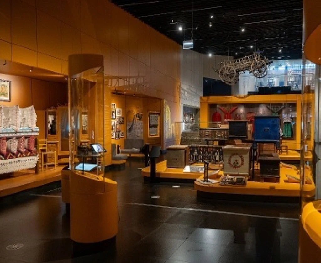 Kurátori átfogó tárlatvezetés a Gyűjteményi állandó kiállításban