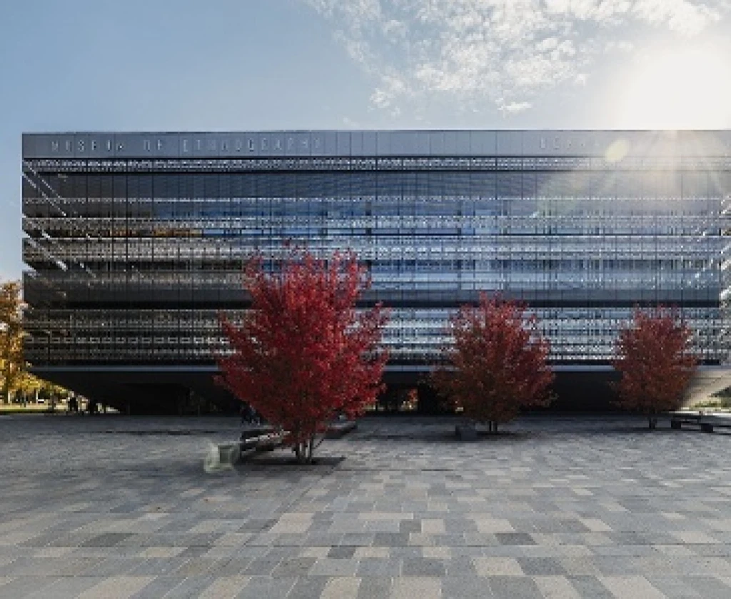 Épület és múzeumi funkciók - séta