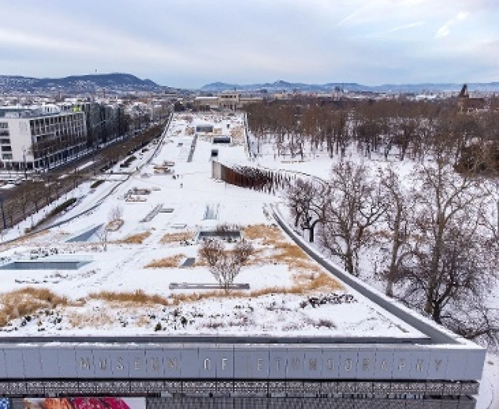 Épület és múzeumi funkciók - séta