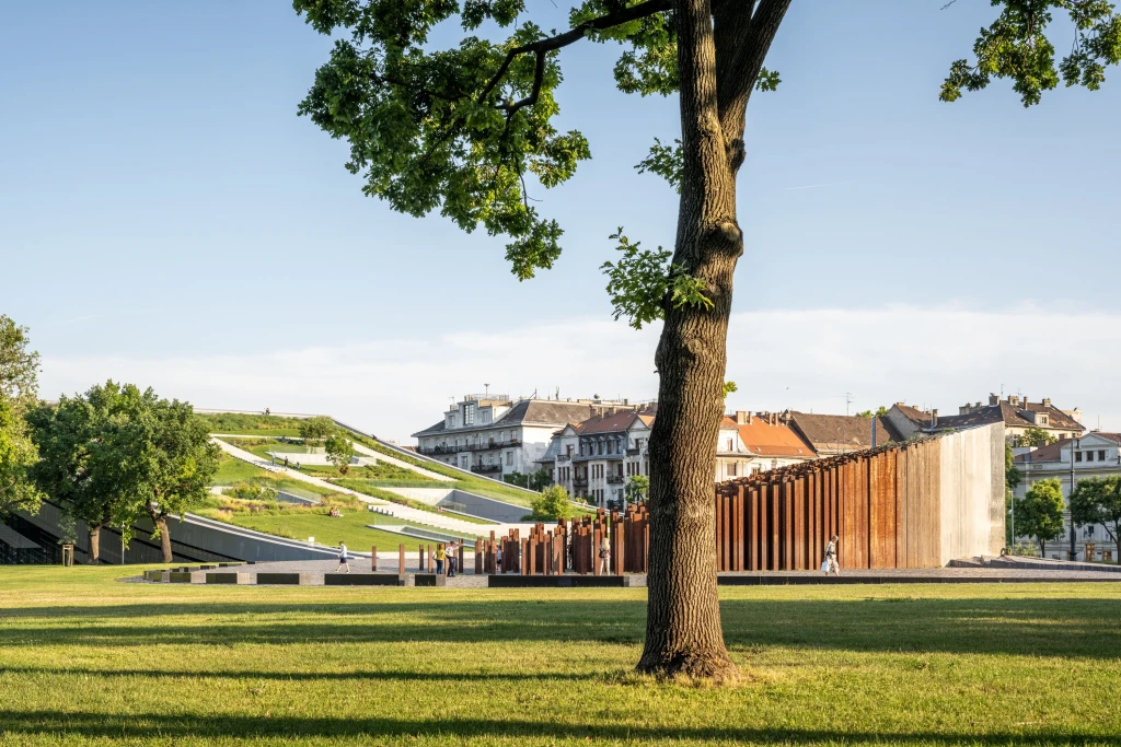 Megnyílt Palkó György, Magyarország legkeresettebb épületfotósa kiállítása a NEO Kortárs Művészeti Térben