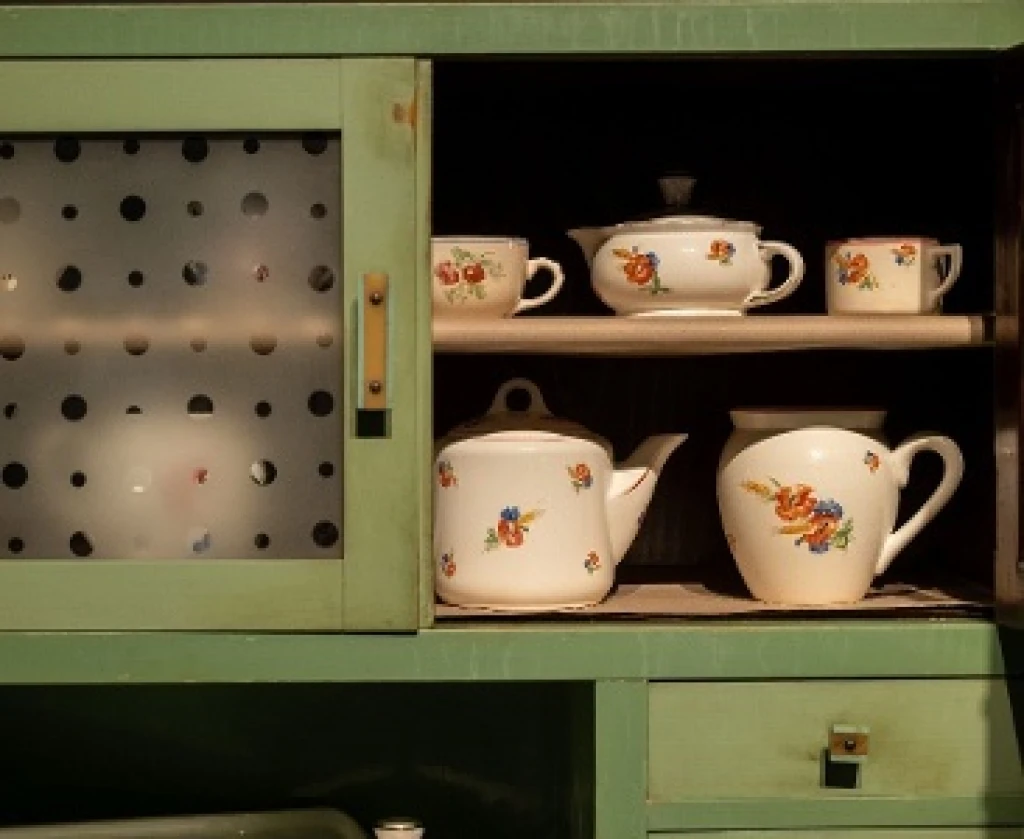 Kurátori tárlatvezetés a Hétköznapi luxus c. kiállításban